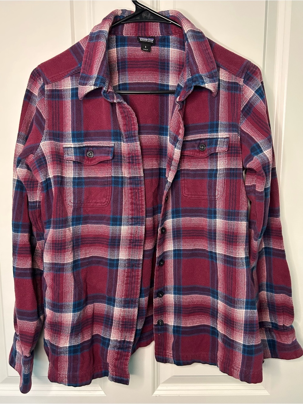100% cotton womens Patagonia button up flannel plaid